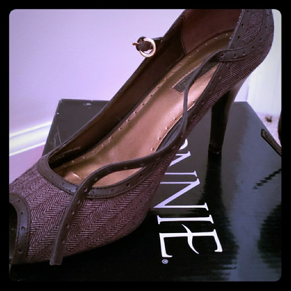 Peep toe heels